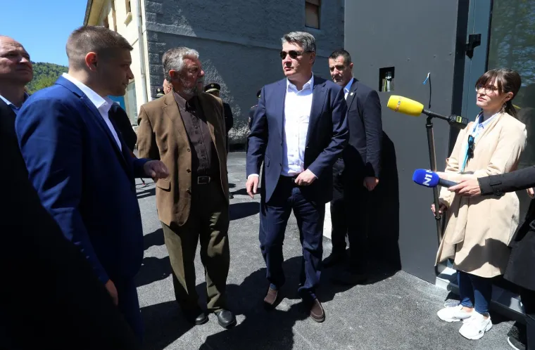 Milanović u općini Pla&scaron;ki dočekan pljeskom i ovacijama