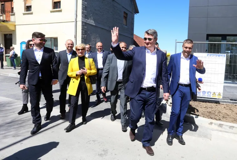 Milanović u općini Pla&scaron;ki dočekan pljeskom i ovacijama