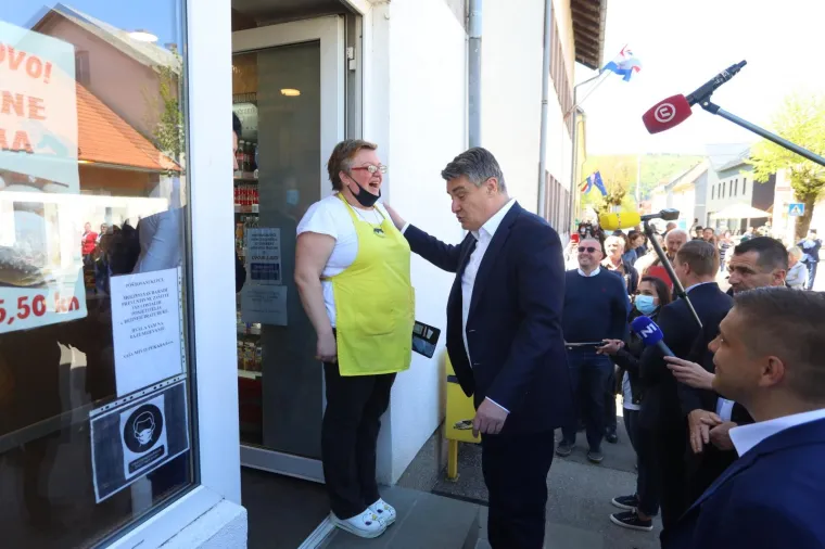 Milanović u općini Pla&scaron;ki dočekan pljeskom i ovacijama