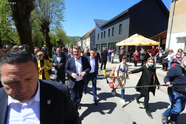 Milanović u općini Pla&scaron;ki dočekan pljeskom i ovacijama