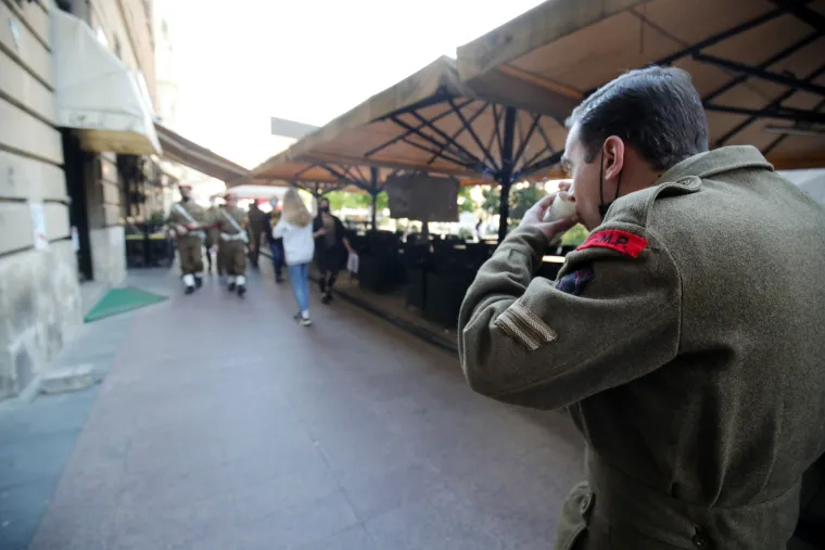 Set se postavlja u Ilici: U centru Zagreba nastavlja se snimanje britanske mini-serije