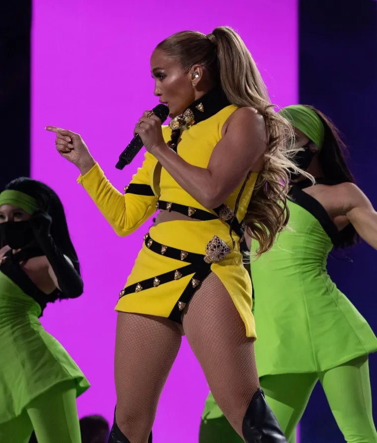 J.LO ZAGOLICALA MA&Scaron;TU U SIĆU&Scaron;NOM TRIKOU: Pogled na ovu slavnu guzu nikad ne dosadi, zar ne?