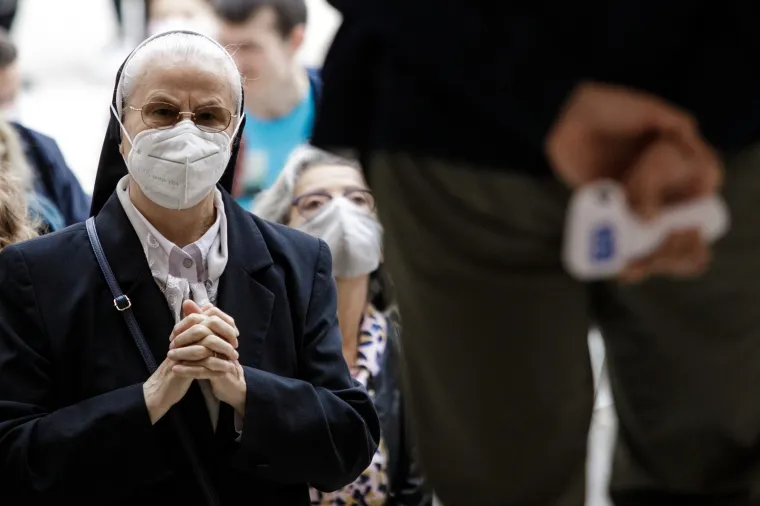 Mnoštvo vjernika je slavilo sv. Dujma ispred i u katedrali