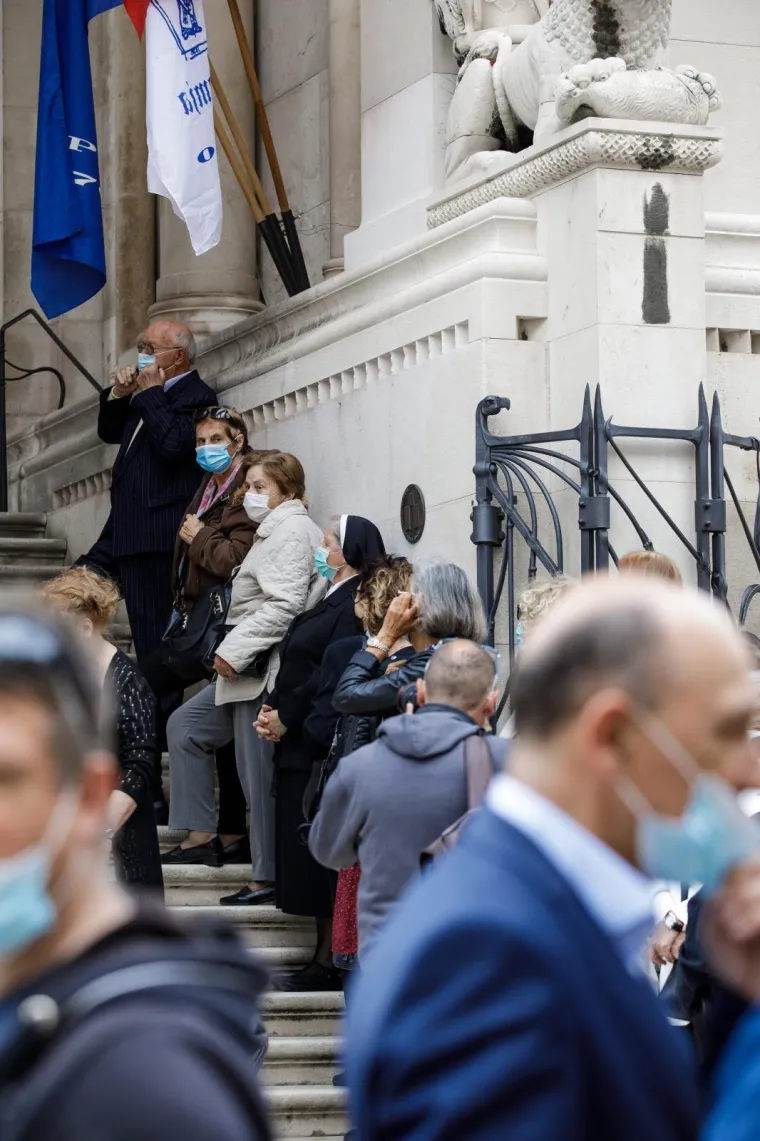 Mno&scaron;tvo vjernika je slavilo sv. Dujma ispred i u katedrali