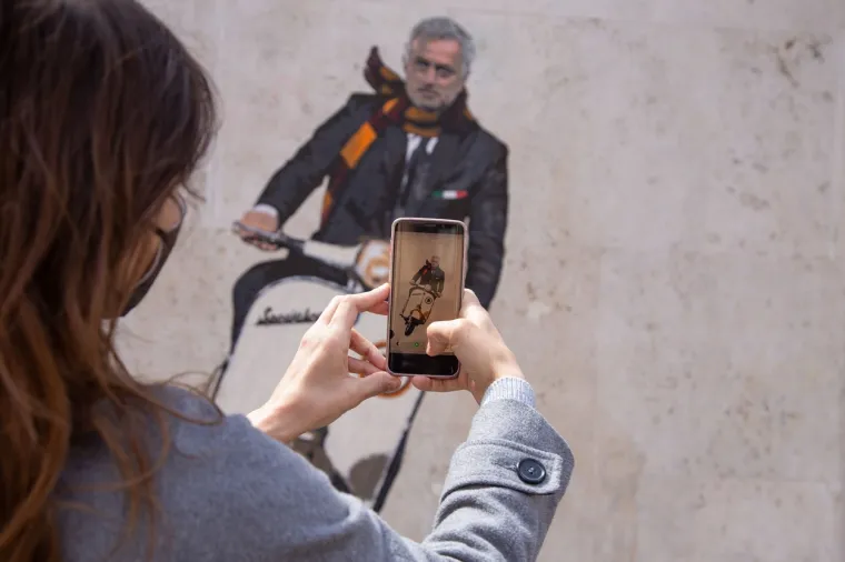 JO&Scaron; NIJE NI PREUZEO ROMU, A NAVIJAČI SU MU VEĆ POSVETILI MURAL: Pogledajte &scaron;to Mourinha čeka u Rimu