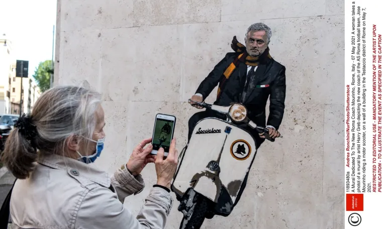 JO&Scaron; NIJE NI PREUZEO ROMU, A NAVIJAČI SU MU VEĆ POSVETILI MURAL: Pogledajte &scaron;to Mourinha čeka u Rimu