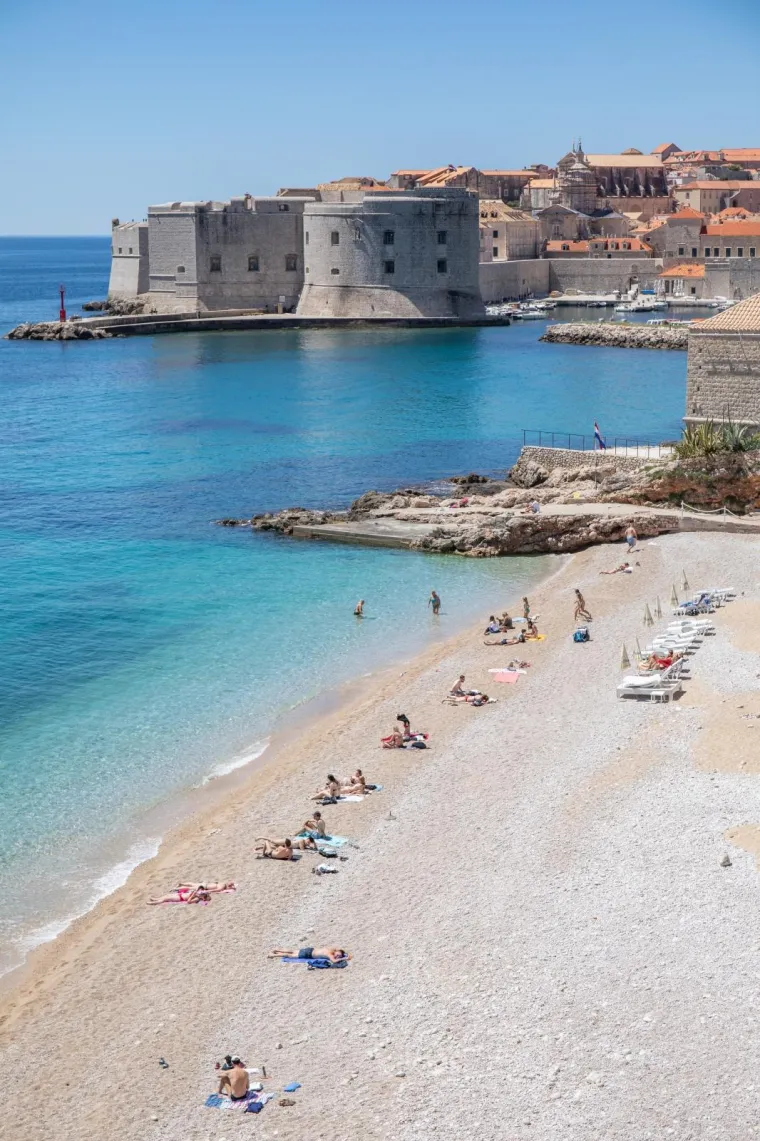Sunce je izmamilo i Dubrovčane na plažu: Pravi ljeti dan u Dubrovniku