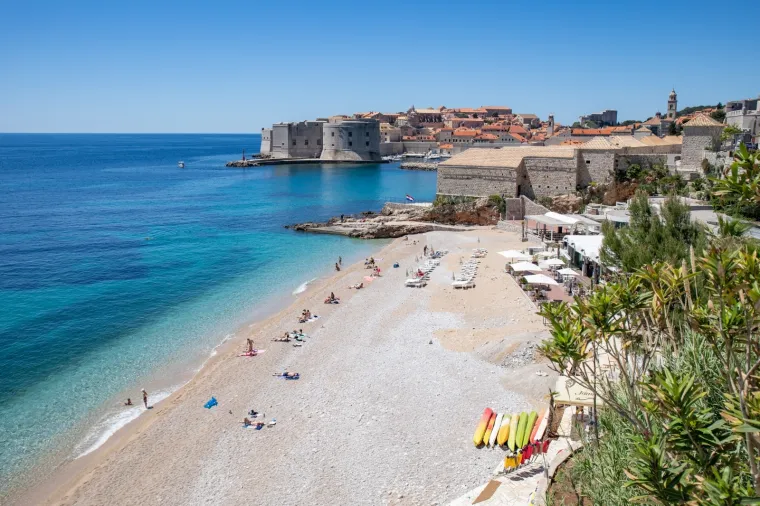 Sunce je izmamilo i Dubrovčane na plažu: Pravi ljeti dan u Dubrovniku