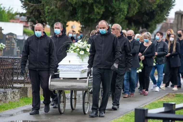 Osijek: Na groblju Retfala sahranjena je Ena &Scaron;arac