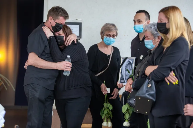 Osijek: Na groblju Retfala sahranjena je Ena &Scaron;arac