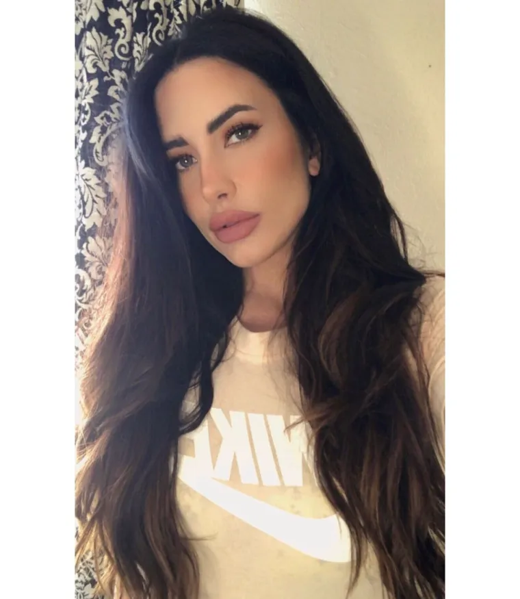 Obuzela ju je neizreciva tuga, a utjehu je poku&scaron;avala naći u hrani.