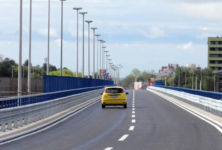 Nakon vi&scaron;eacmjesečnih radova napokon je otvoren Most mladosti u Zagrebu