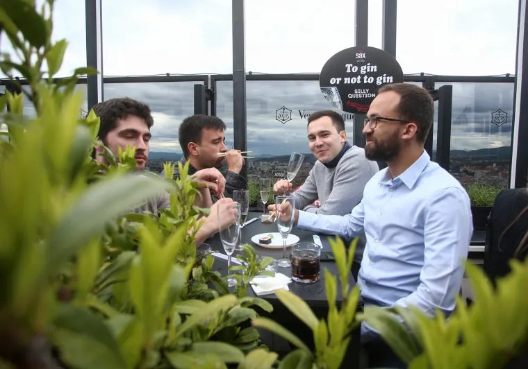 Evo kako izgleda prvi probni domjenak bez epidemiolo&scaron;kih mjera