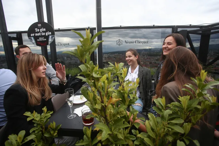 Evo kako izgleda prvi probni domjenak bez epidemiolo&scaron;kih mjera