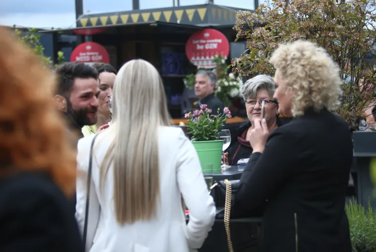 Evo kako izgleda prvi probni domjenak bez epidemiolo&scaron;kih mjera