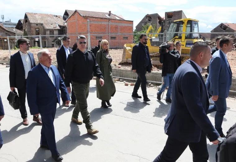 Zoran Milanović obi&scaron;ao razoreni centar Petrinje