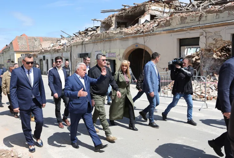 Zoran Milanović obi&scaron;ao razoreni centar Petrinje