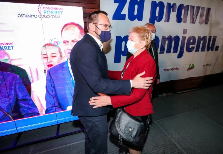 Tomislav Toma&scaron;ević, premoćni pobjednik izbora u Zagrebu, pobjedu je slavio i sa svojim najmilijima