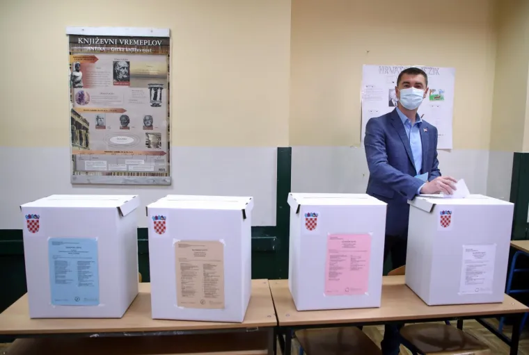 Kandidat Davor Filipović glasao je na lokalnim izborima