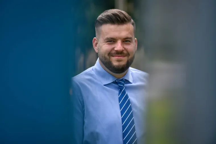 Reporteri RTL-a u stožerima kandidata: Iz minute u minutu u studio RTL-a javljaju najnovije informacije s terena!