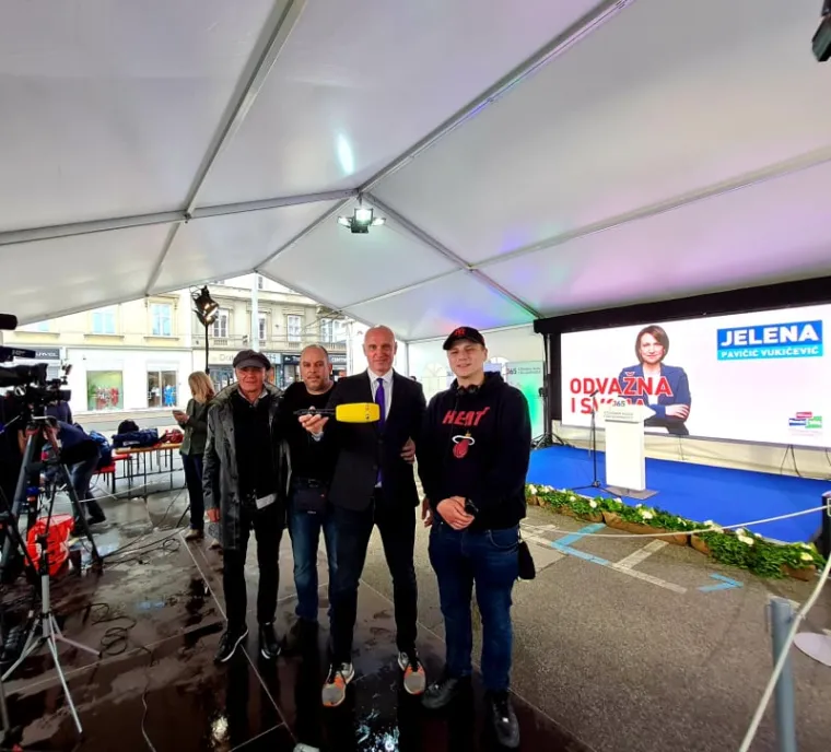 Reporteri RTL-a u stožerima kandidata: Iz minute u minutu u studio RTL-a javljaju najnovije informacije s terena!