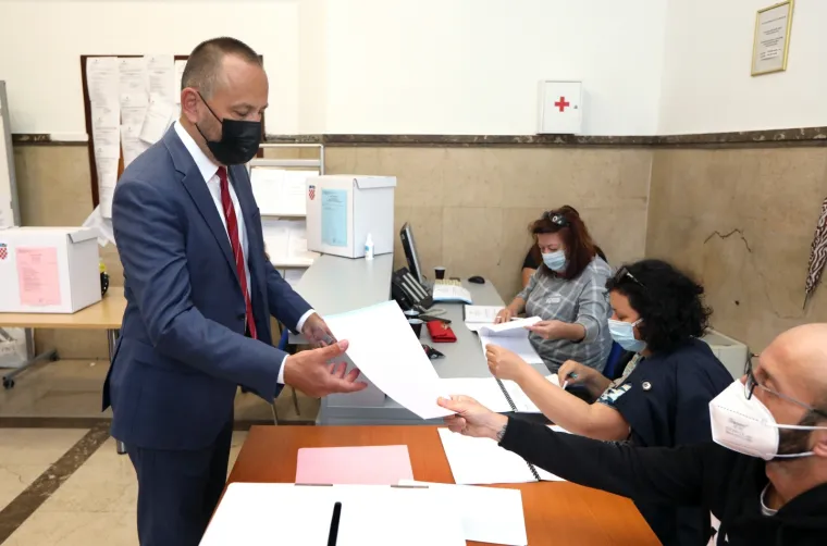 Kandidat za gradonačelnika &Scaron;ibenika Zekanović glasao je na izborima
