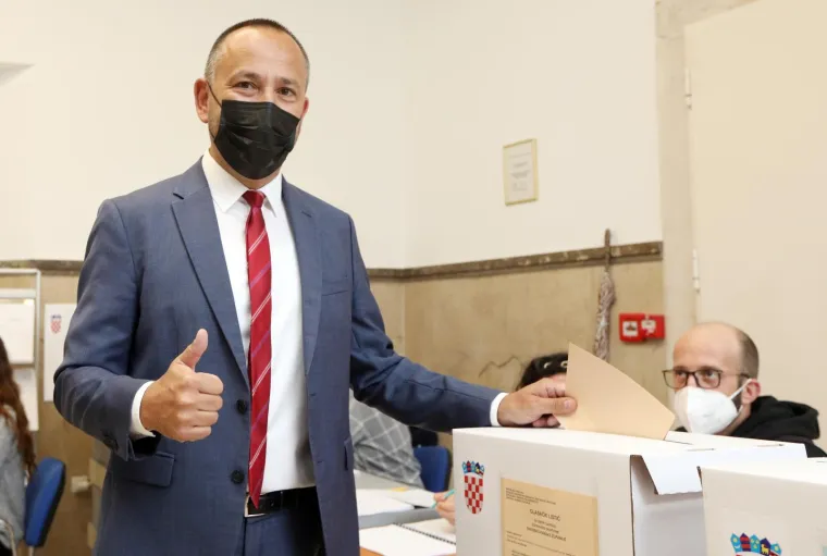 Kandidat za gradonačelnika &Scaron;ibenika Zekanović glasao je na izborima