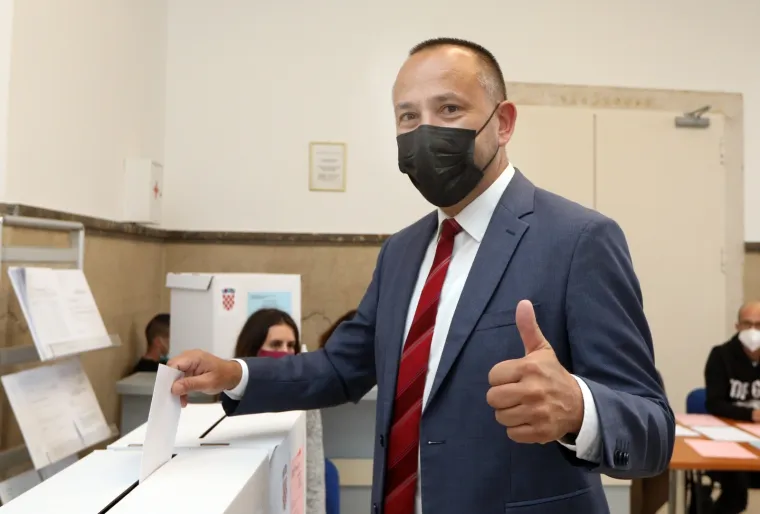 Kandidat za gradonačelnika &Scaron;ibenika Zekanović glasao je na izborima
