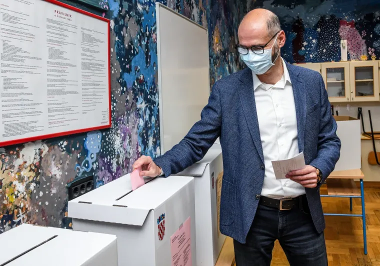 Kandidat za zagrebačkog gradonačelnika Jo&scaron;ko Klisović glasovao je na lokalnim izborima