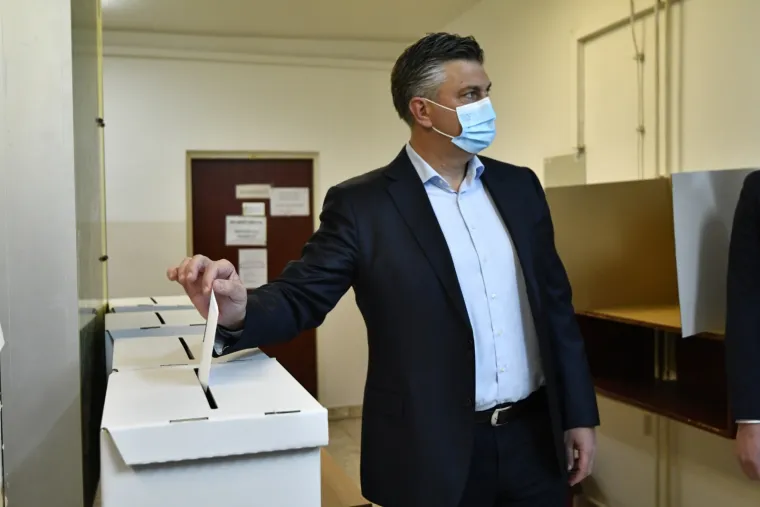 Predsjednik Vlade Andrej Plenković obavio je građansku dužnost i glasao na izborima
