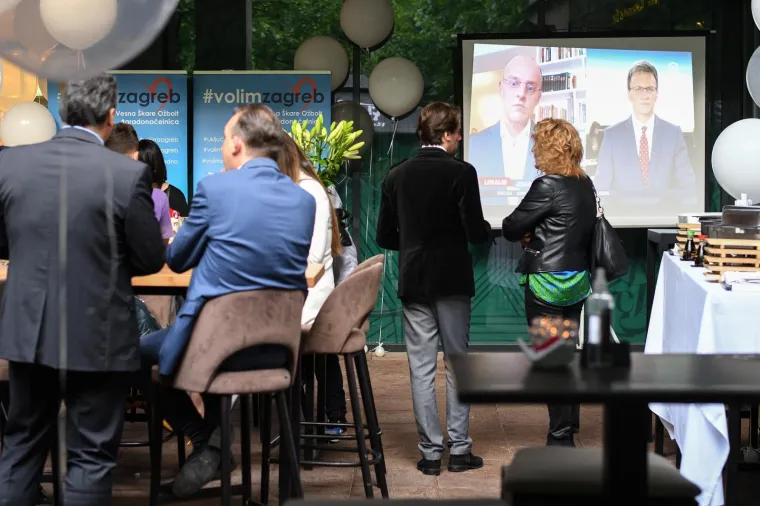 NASMIJEŠENA ŠKARE OŽBOLT: Atmosfera u stožeru kandidatkinje za zagrebačku gradonačelnicu