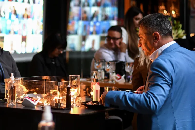 NASMIJEŠENA ŠKARE OŽBOLT: Atmosfera u stožeru kandidatkinje za zagrebačku gradonačelnicu