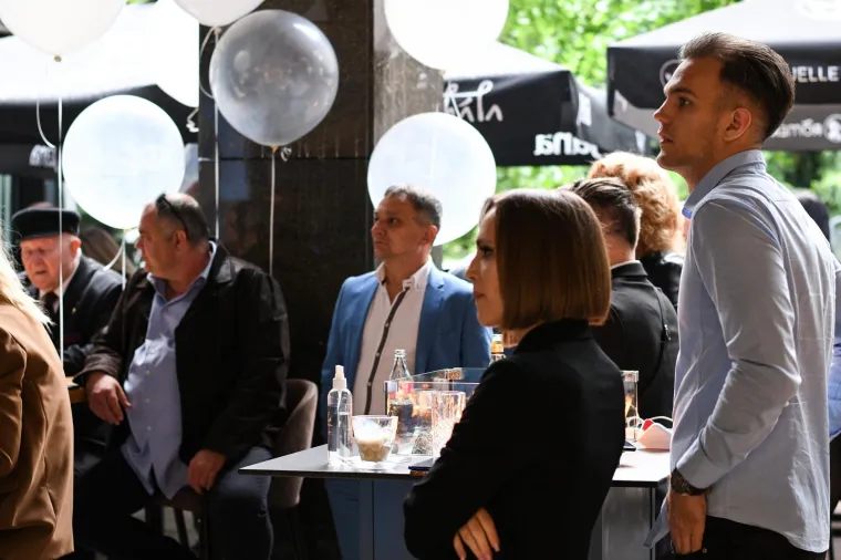 NASMIJEŠENA ŠKARE OŽBOLT: Atmosfera u stožeru kandidatkinje za zagrebačku gradonačelnicu