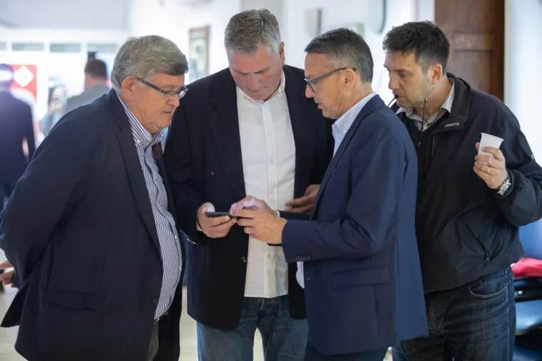 RIJEČKI SDP: Atmosfera u izbornom stožeru vodećeg kandidata za gradonačelnika Marka Filipovića