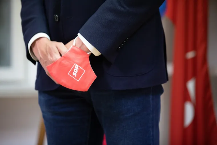 RIJEČKI SDP: Atmosfera u izbornom stožeru vodećeg kandidata za gradonačelnika Marka Filipovića
