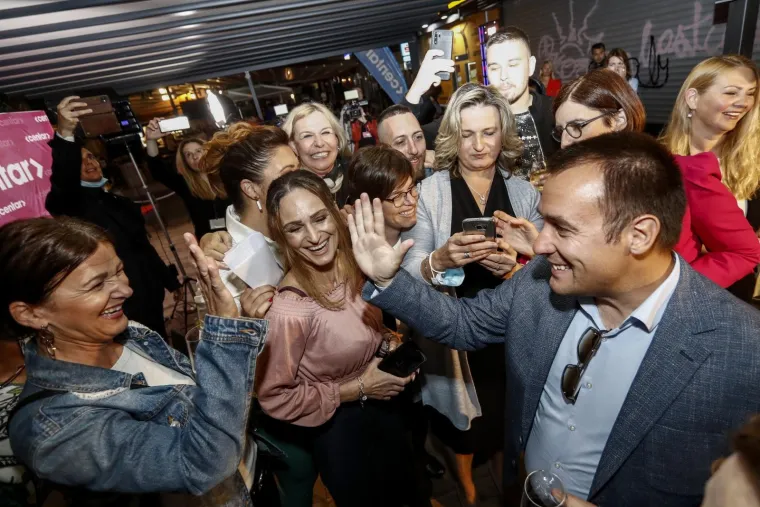 SPLIT: Veselje u izbornom stožeru kandidata za gradonačelnika Ivice Puljka