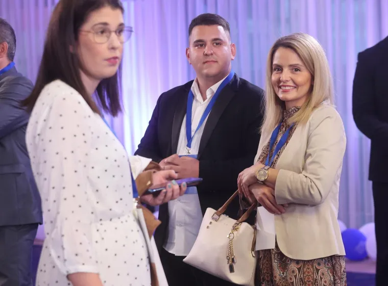 ATMOSFERA U IZBORNOM STOŽERU MIROSLAVA &Scaron;KORE; Rezultati se čekaju u hotelu International