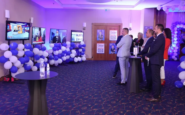 ATMOSFERA U IZBORNOM STOŽERU MIROSLAVA &Scaron;KORE; Rezultati se čekaju u hotelu International