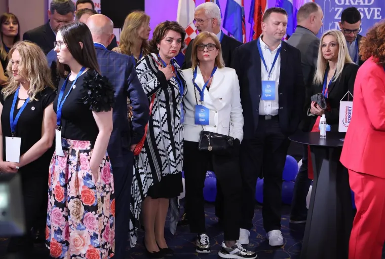 ATMOSFERA U IZBORNOM STOŽERU MIROSLAVA &Scaron;KORE; Rezultati se čekaju u hotelu International