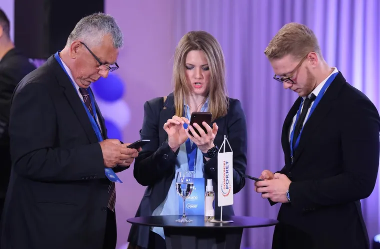 ATMOSFERA U IZBORNOM STOŽERU MIROSLAVA &Scaron;KORE; Rezultati se čekaju u hotelu International