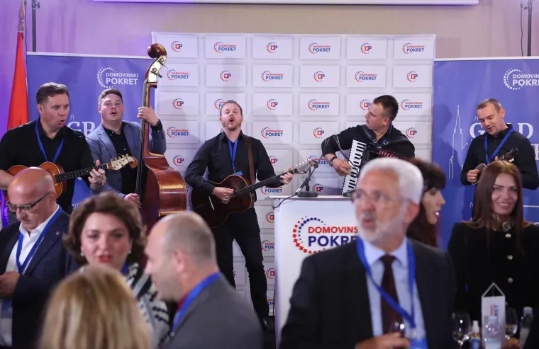 ATMOSFERA U IZBORNOM STOŽERU MIROSLAVA &Scaron;KORE; Rezultati se čekaju u hotelu International