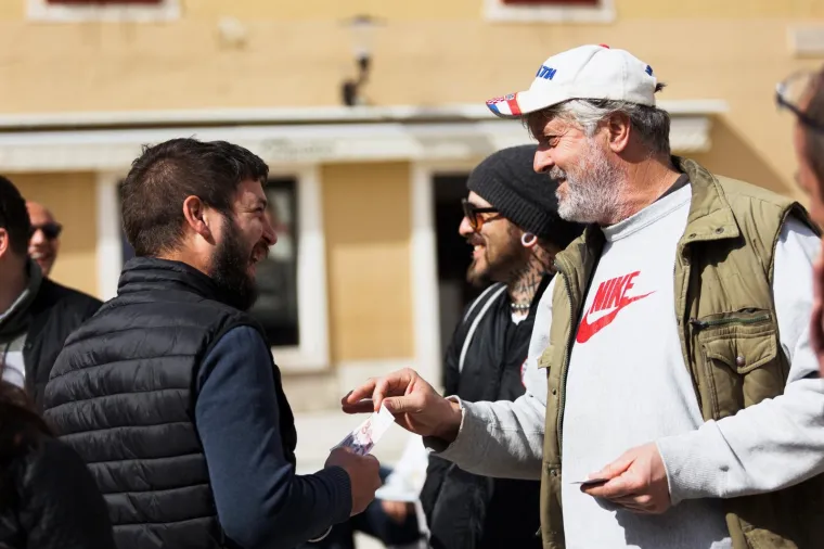 Najupečatljiviji kandidat za gradonačelnika kroz godine: Od kauboja koji dijeli janjetinu, preko Isusa, Francuza, do Ričarda