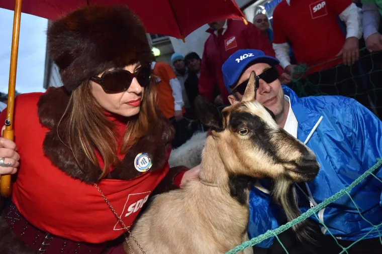 Najupečatljiviji kandidat za gradonačelnika kroz godine: Od kauboja koji dijeli janjetinu, preko Isusa, Francuza, do Ričarda