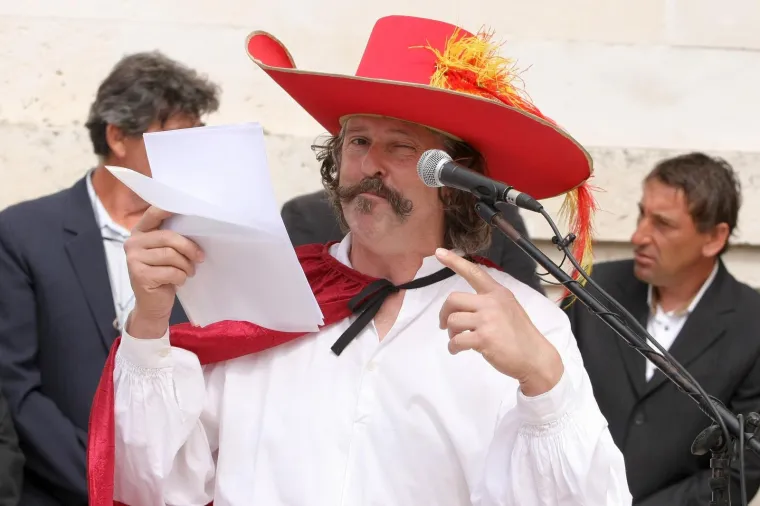 Najupečatljiviji kandidat za gradonačelnika kroz godine: Od kauboja koji dijeli janjetinu, preko Isusa, Francuza, do Ričarda