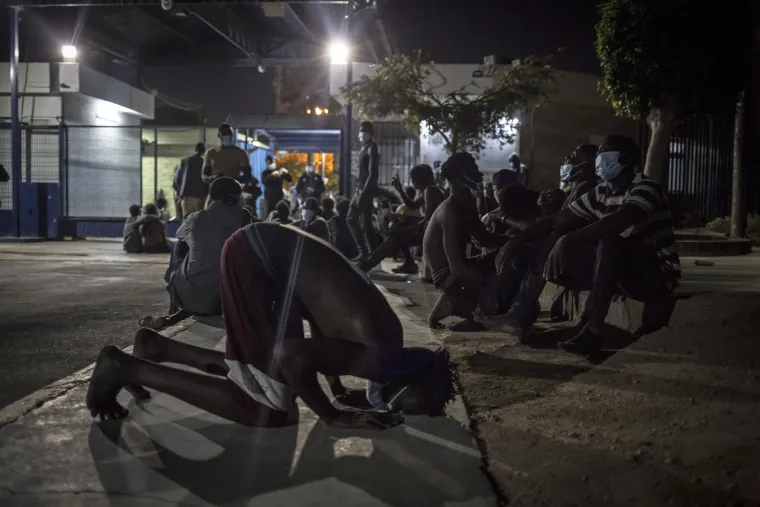 Nestvarne scene: Tisuće migranata plivalo kako bi u&scaron;lo u &Scaron;panjolsku!