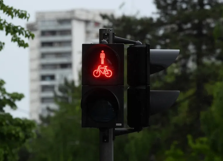 Smetaju li vam ovi prometni znakovi? Izazvali su burnu političku raspravu