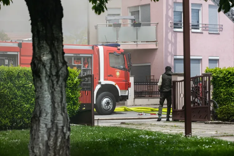 Pravi heroji! Pogledajte s kakvim dimom i vatrom su se borili vatrogasci u Velikoj Gorici kako bi spasili obiteljsku kuću
