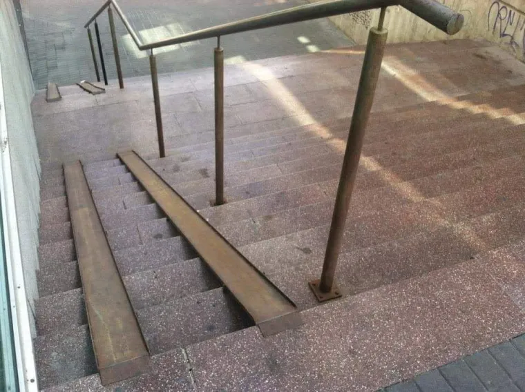 TAJ KOJI JE NJIMA DAO DIPLOME POTPISAO JE DOZVOLE ZA UBOJSTVO: Katastrofa im je srednje ime i jo&scaron; to debelo naplaćuju