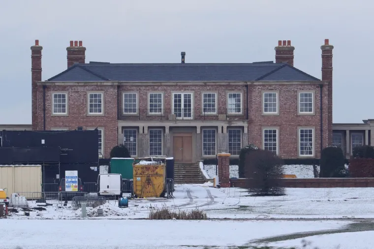 IZ MERSEISYDEA SE VIDI 'MINI VERSAILLES': Ovako izgleda megaluksuzna vila Rooneyjevih