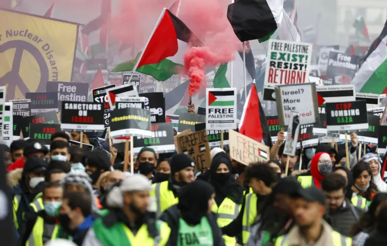 Tisuće ljudi na propalestinskim prosvjedima u Francuskoj i Britaniji: 'Sankcije Izraelu' i 'Slobodna Palestina'